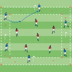 Fußballtraining mit Kindern: Dribbeln, Passen und Laufen im Parcours. Spieler in blauen und roten Trikots üben verschiedene spielformen kinder.
