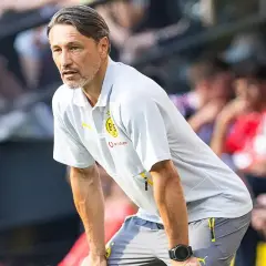 Fokus auf den Trainer, der über das oberliga trainer gehalt nachdenkt.