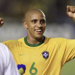 Roberto Carlos feiert einen Sieg. Seine bisherigen Trainerstationen sind legendär.