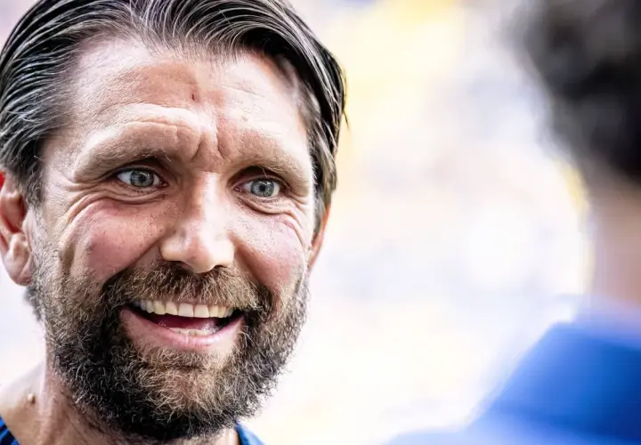 Peter Hyballa, lächelnd, mit Bart. Seine bisherigen Trainerstationen sind ein Beweis für seine Leidenschaft.