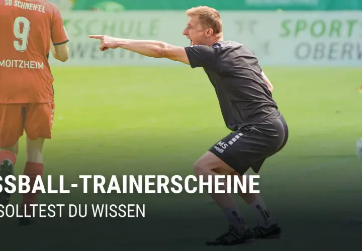 Fußballtrainer gibt Anweisungen. Ab welcher Jugend braucht man einen Trainerschein? Das erfährst du hier.