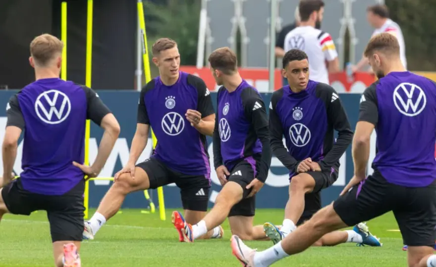 Waden dehnen im Fußball - Effektiver für Leistung & Flexibilität