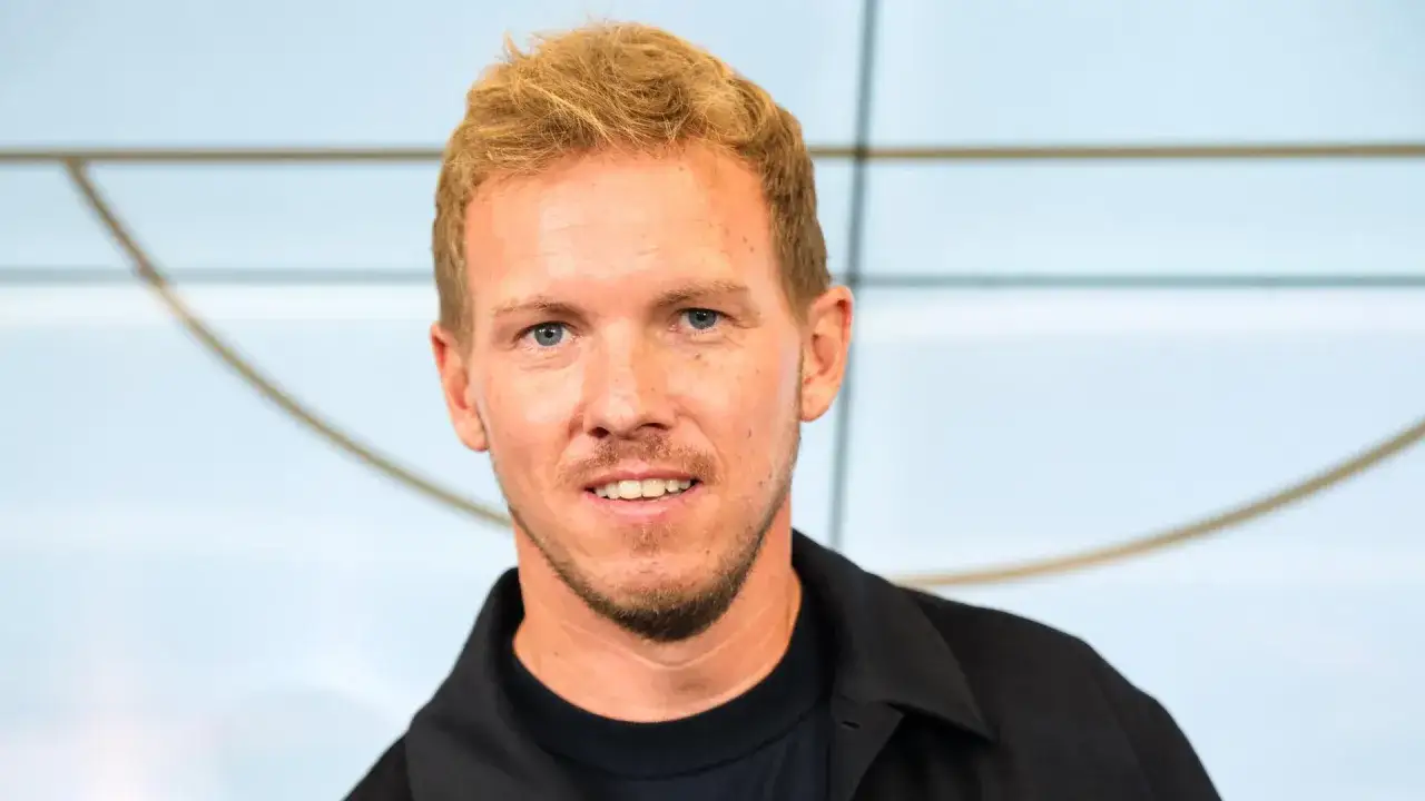 Portr&auml;t von Julian Nagelsmann, dem jungen und erfolgreichen Deutschland Trainer, mit blonden Haaren und blauen Augen.